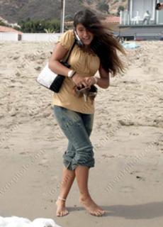 Q'orianka Kilcher's Feet (208282)