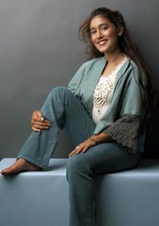 Q'orianka Kilcher's Feet (230470)