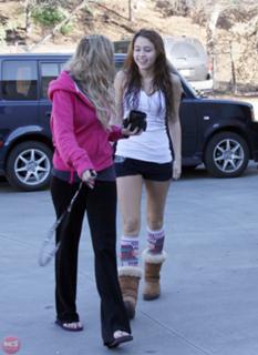 Brandi Cyrus's Feet (232095)