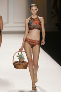 Fabiana Semprebom's Feet (333830)