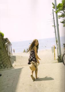 Tomomi Itano's Feet (334563)