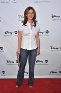 Peri Gilpin's Feet (37392)