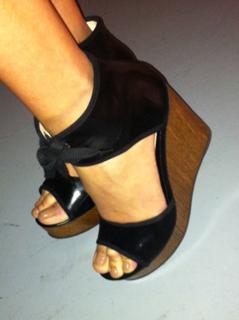 Chiquinquirá Delgado's Feet (384574)