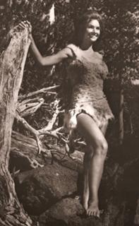 Lori Saunders's Feet (397749)