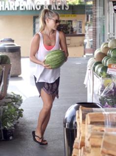 Ali Larter's Feet (478890)