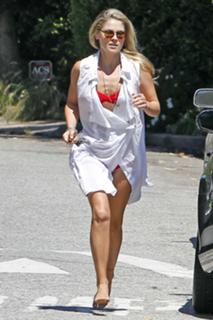 Ali Larter's Feet (490737)