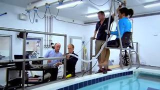 Liz Bonnin's Feet (494210)