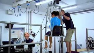 Liz Bonnin's Feet (494211)