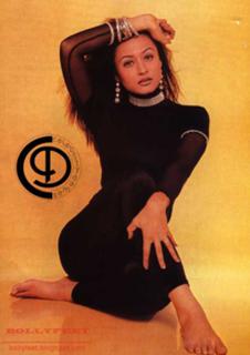 Namrata Shirodkar's Feet (49666)
