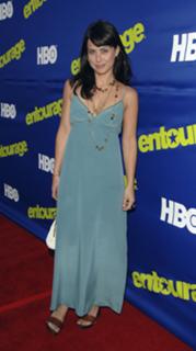 Constance Zimmer's Feet (499334)