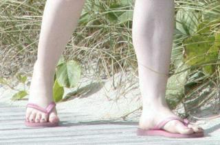 Michelle Trachtenberg's Feet (500857)