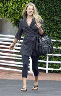Ali Larter's Feet (510170)