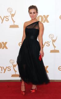 Kaley Cuoco's Feet (510850)