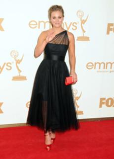 Kaley Cuoco's Feet (510851)