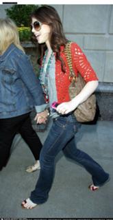 Michelle Trachtenberg's Feet (511393)