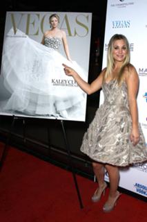 Kaley Cuoco's Feet (512352)