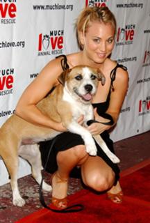 Kaley Cuoco's Feet (515473)