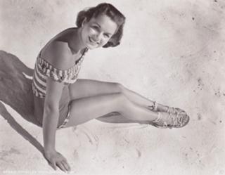 Debbie Reynolds's Feet (521561)