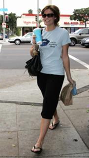 Mandy Moore's Feet (542222)