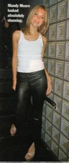 Mandy Moore's Feet (542225)