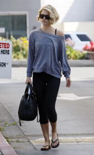 Ali Larter's Feet (545474)