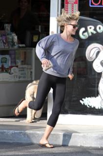 Ali Larter's Feet (545480)