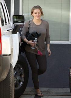 Hilary Duff's Feet (555767)