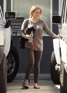 Hilary Duff's Feet (555768)