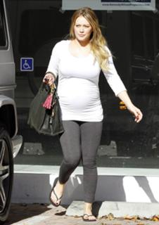Hilary Duff's Feet (566078)