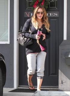 Hilary Duff's Feet (566144)
