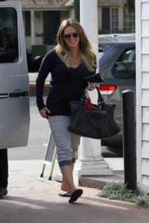 Hilary Duff's Feet (566151)