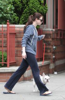 Michelle Trachtenberg's Feet (591111)