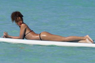 Rihanna's Feet (591980)