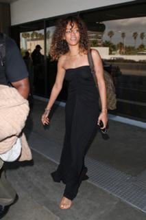 Rihanna's Feet (594352)