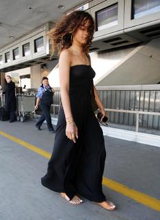 Rihanna's Feet (594355)
