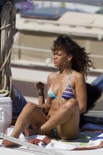 Rihanna's Feet (595401)