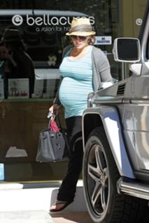 Hilary Duff's Feet (596940)