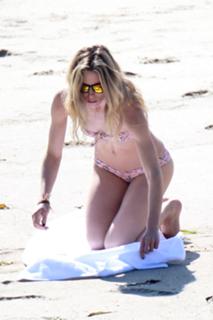 Gillian Zinser's Feet (602876)