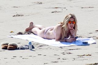 Gillian Zinser's Feet (602882)