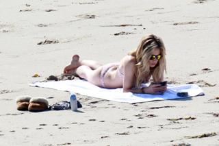 Gillian Zinser's Feet (602884)