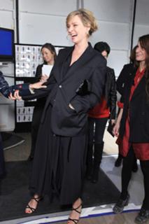 Uma Thurman's Feet (611356)