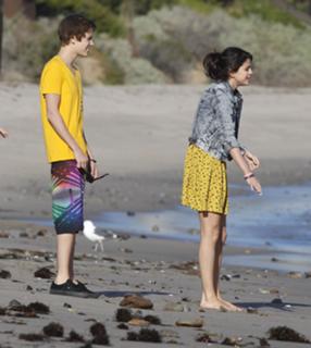 Selena Gomez's Feet (615103)
