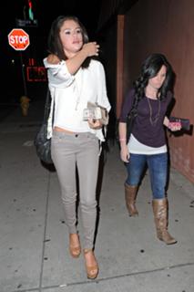 Selena Gomez's Feet (621581)