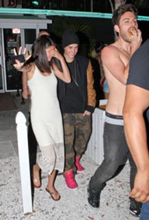 Selena Gomez's Feet (632008)