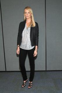 Charlize Theron's Feet (638032)