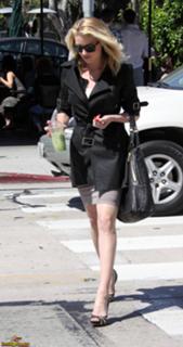 Amber Heard's Feet (641075)