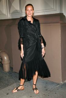 Uma Thurman's Feet (643984)