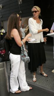 Uma Thurman's Feet (643985)