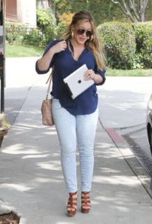 Hilary Duff's Feet (646390)