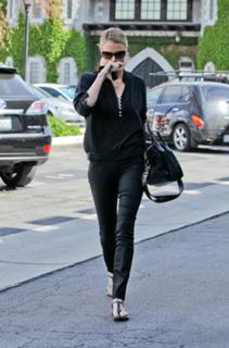 Charlize Theron's Feet (650482)